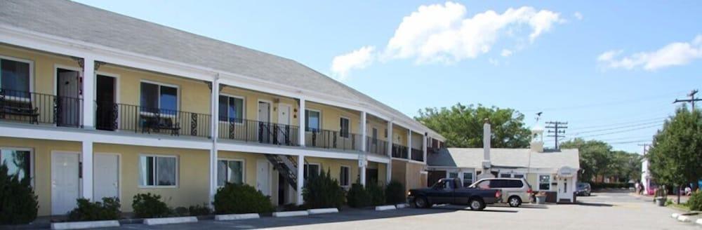 Cape Cod Inn Hyannis Exterior photo